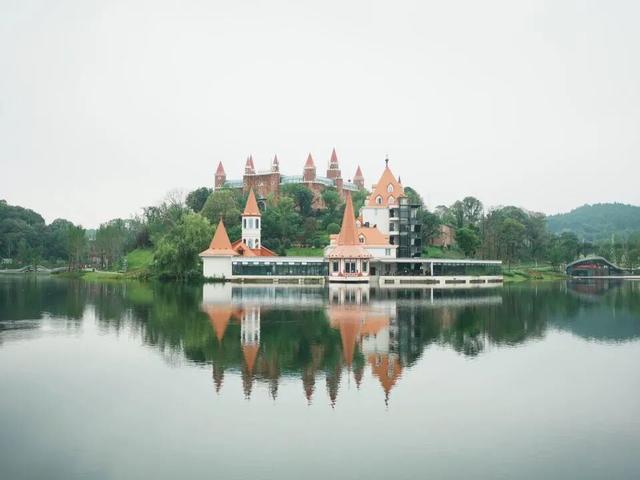 【美丽四川】一湖碧水，半城烟火！玄珠湖的时光故事，就从那个秋夜讲起……|| 雷媛