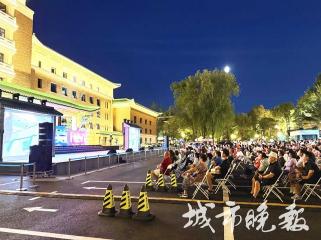 长春新民大街有露天电影