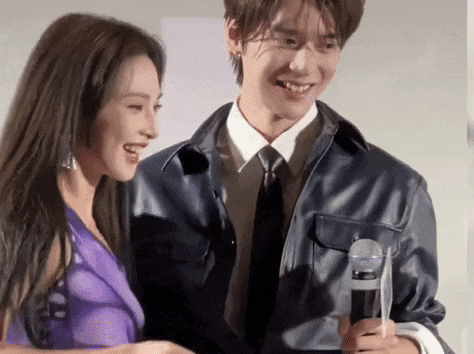 这对姐弟恋…这么甜的吗？我倒看看多好磕？