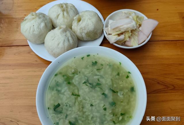 在川西最沉默的古镇，与千年榕树共饮