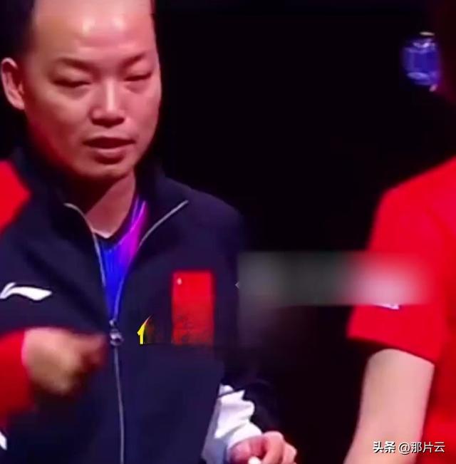 许昕在直播时评价王曼昱的主教练任浩，简直让人不敢相信