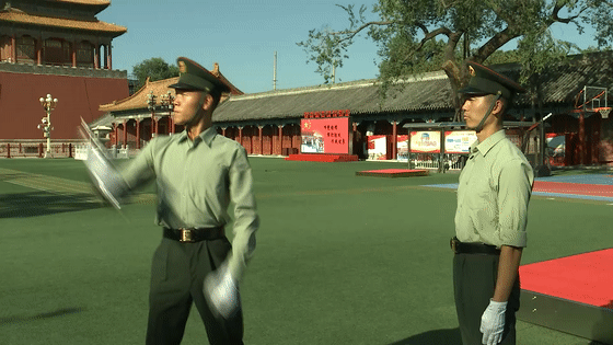 最帅升旗手张自轩大婚不到24小时，荒唐一幕出现，新娘受无妄之灾