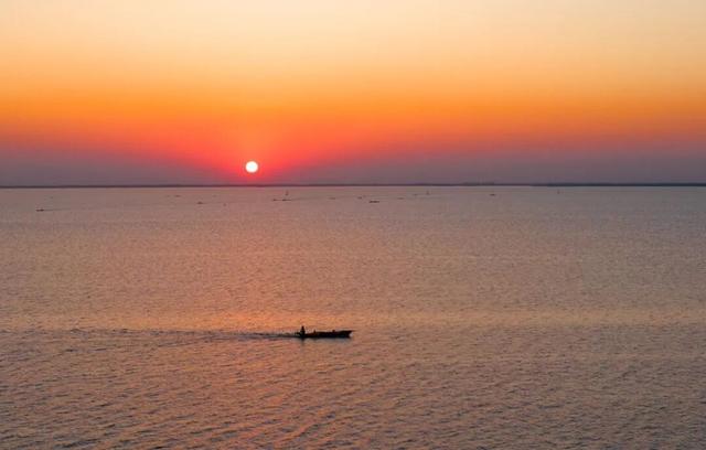 Emo救星！东平湖开启初冬镜面模式，带来满格治愈力~