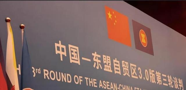 王毅外长立下大功，用美国最意想不到的方式，中国接下了“战书”