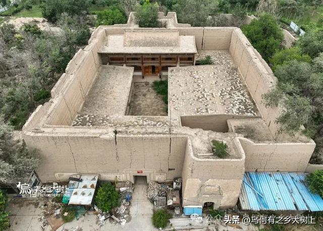 武威有座民国土堡，院子很小但主人很富有，被称为秦氏民居