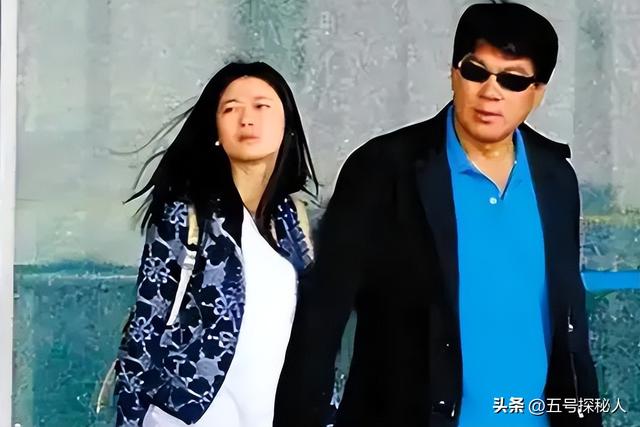 表面德高望重，背地里一肚子坏水，这四位老艺人太让人意外了