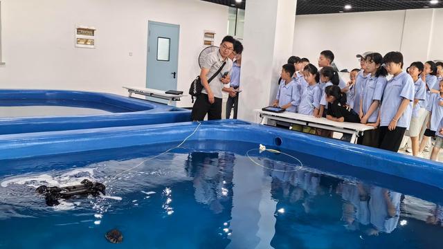 省科技馆“科普引擎蔚蓝寻踪”主题研学活动圆满落幕