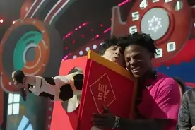 甲亢哥长沙直播引争议，文和友创始人威胁让座，自称“我是大老板”图片