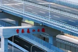 江苏这座长江大桥通车时间一再失约，现再提通车时间，有几成把握图片
