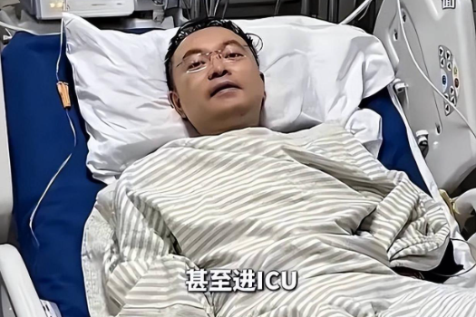 蔡磊现状令人泪目，口水无法自控，洗澡用绳子吊，妻子：很不好了
