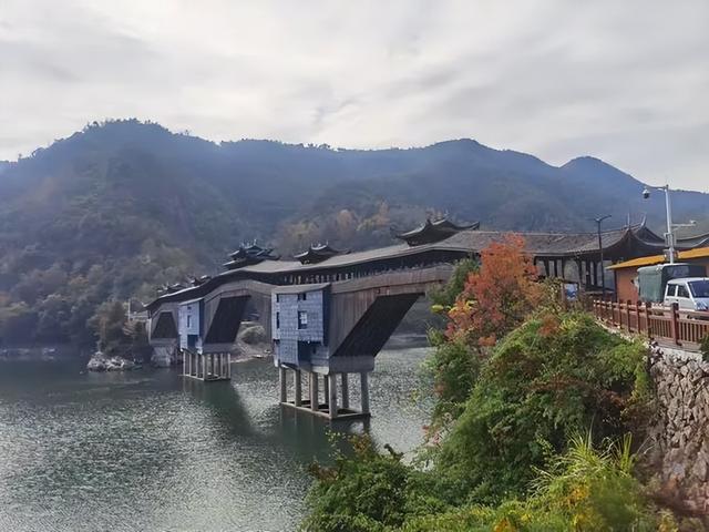 泰顺福庆桥：两毁两建，三廊相连，史上最长木拱廊桥