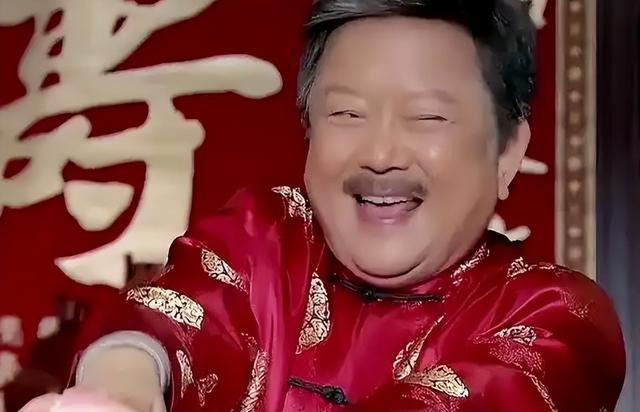 事实证明，被传卖掉上亿豪宅移民美国的王刚，已经走上另一条大道