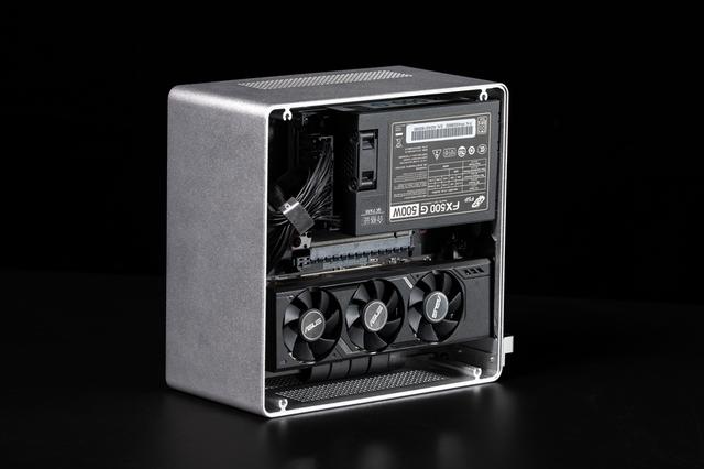 英特尔酷睿Ultra5 230F+铭瑄挑战者H810ITX+乔思伯NV10装机分享！