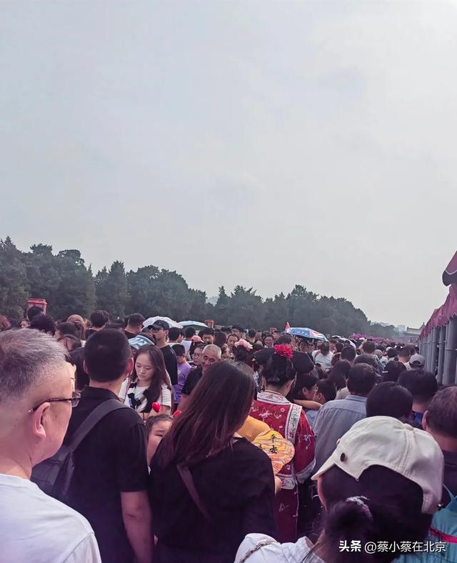 2025年10月5日，北京天坛发生的真实震撼场景，人山人海都看看吧