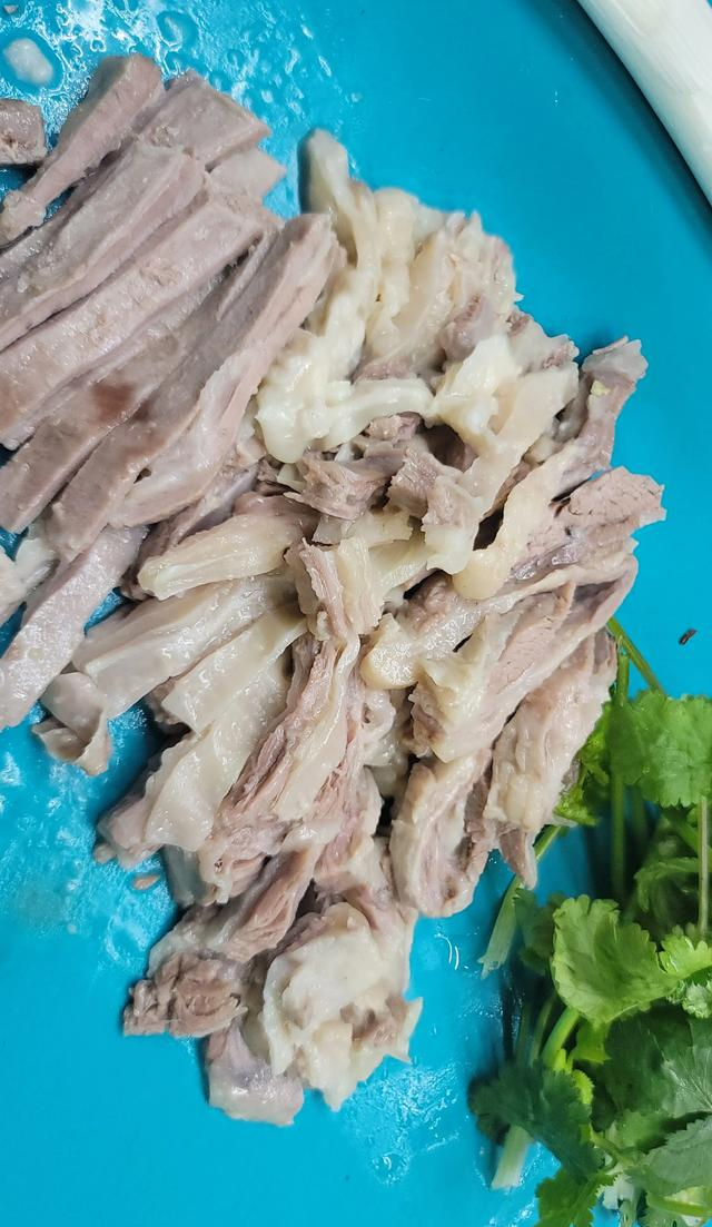 全中国哪里的羊肉最好吃？我给大家推荐一处，那叫一个绝