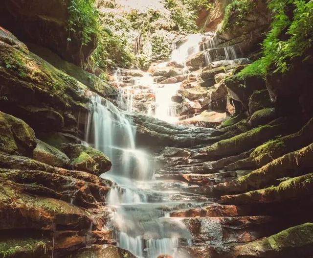 悦·遵义丨赤水上榜《中国国家地理》杂志“中国最美瀑布”挑战者榜单！