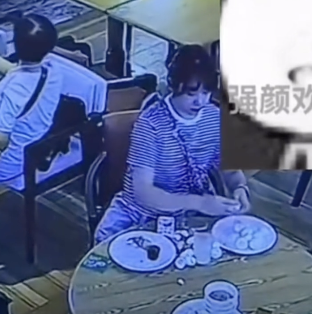酒店捏蛋女“社会性死亡”：正脸曝光身份被扒，连孩子都跟着丢人