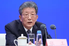 每天七、八万人乘坐京津城际高铁往来两地 交流互动孕育合作新机遇图片