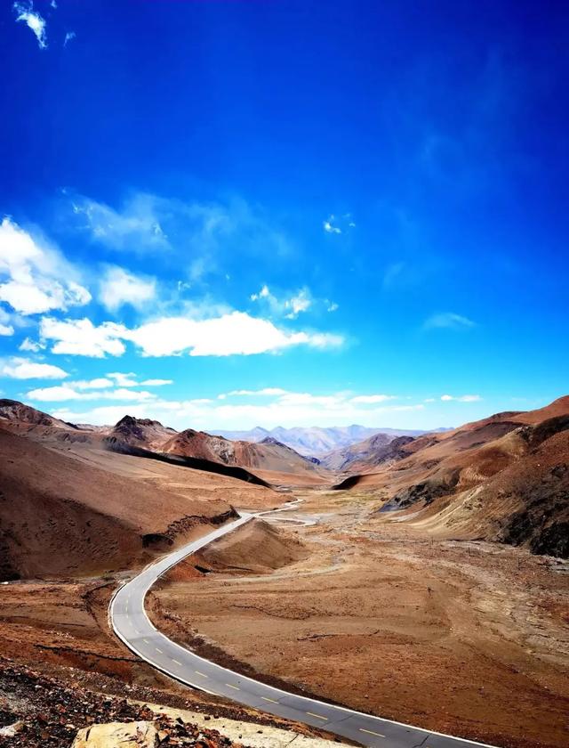 中国最美十大景点曝光！黄山仅排第三，榜首竟让神灵都“屏息”？