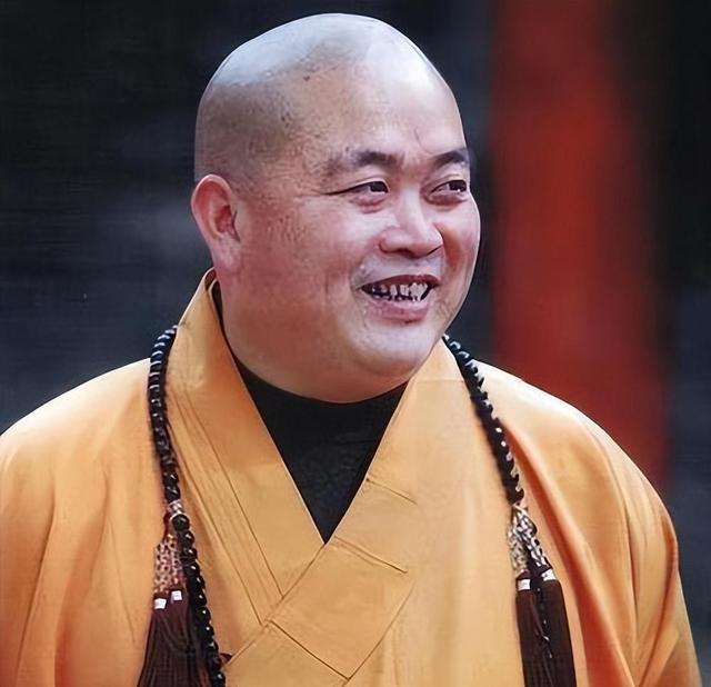 一查吓一跳！掌控少林寺38年的释永信被曝更多信息，私底下太壕