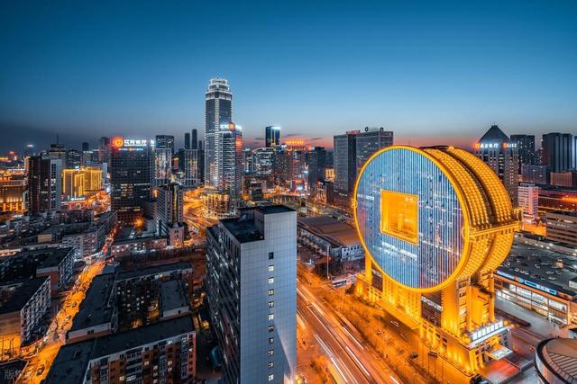 东北唯一的新一线城市，未来发展前景很广阔，更是一个旅游好去处