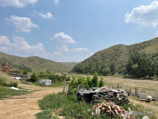 探寻包头市固阳县奔坝沟清代古商道遗址段