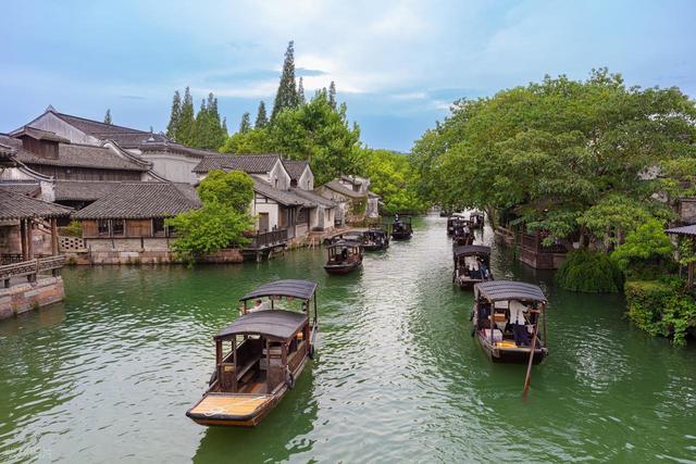 去江南小住，建议来这座活着的 “水乡古镇”！12 元就能吃到饱