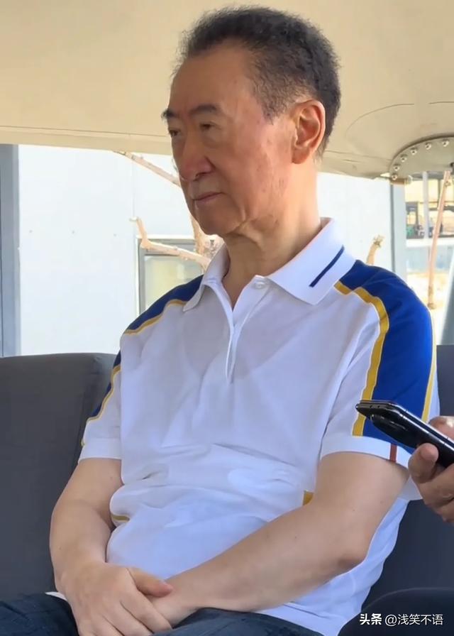 王健林新疆现身，瘦得不成样子，年过七十依旧拼命工作！