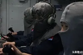 明斯克航母烧塌舰岛，或失去修复价值，对福建舰的损管提了个醒图片