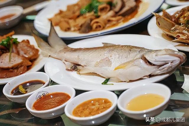 国庆去哪儿？草原金秋、潮汕舌尖味、熊猫守护……4条错峰优选线路，安排！