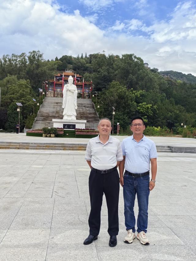 中国诗歌春晚总导演屈金星诗游庆阳庆城
