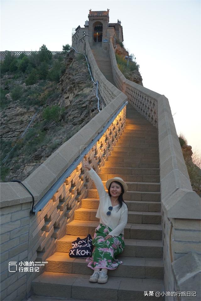 陕北有座“云顶天宫”，1公里山脊薄如刀背，挤了100多座古建筑