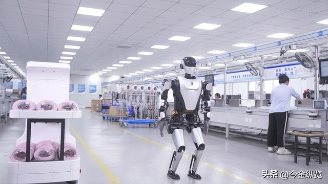 人形机器人棋局，中坚不拼销量却“占C位”！抢占未来万亿市场！