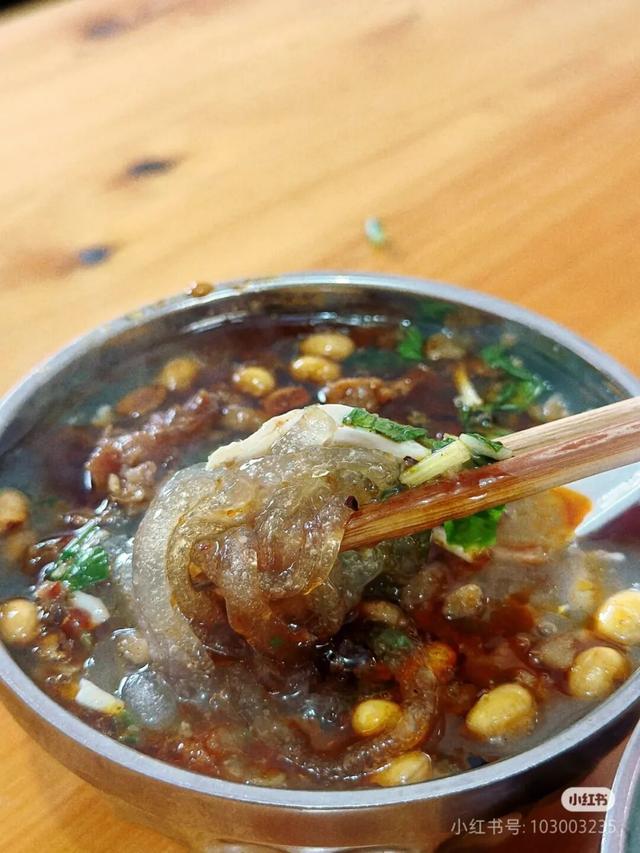红了！1.5h直达甜味小镇，摘柿漫游徒步峡谷！美食断层第一，更是麻辣烫发源地！