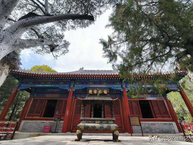 逛十次香山才发现，碧云寺藏金刚塔，机位超绝