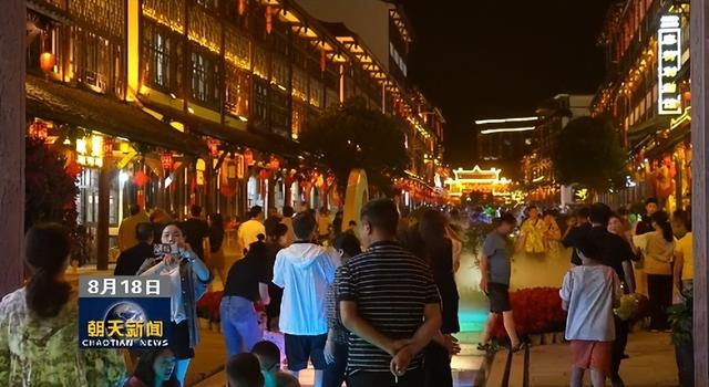 曾家山夜晚升腾烟火气 “夜经济”活力满满