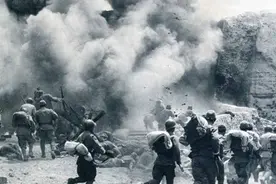 海水火焰——黑白汤恩伯图片