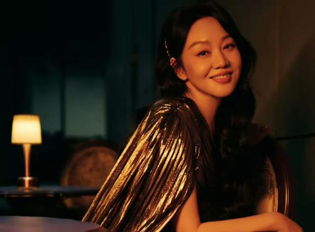 宁愿净身出户，也要与闫妮离婚的邹伟，19年过去现状如何