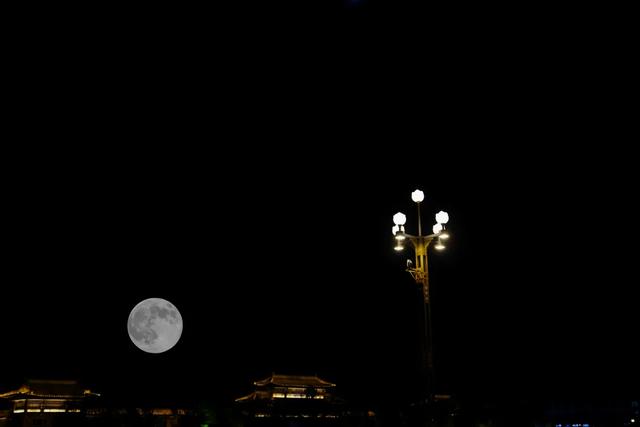 🤩哇~好大的月亮🤩