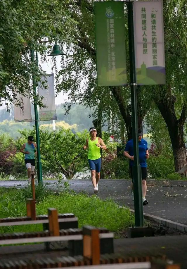 当中年男人开始频繁跑步，不是健身，是这5个“无声告白”！