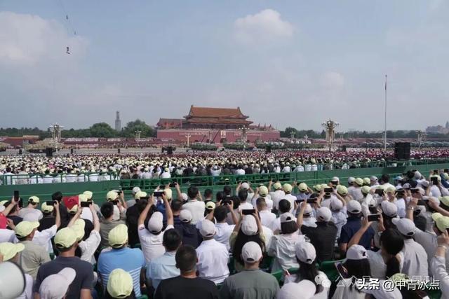 中青报直击九三阅兵：42张摄影作品，见证场内场外