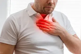 打嗝停不下来？按摩三个穴位，一个妙招，中医止嗝快准狠！图片