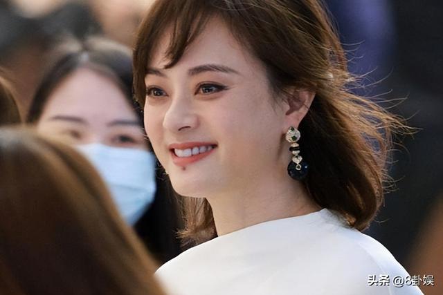 孙俪现实长什么样？看了路人镜头下的她，突然理解了邓超