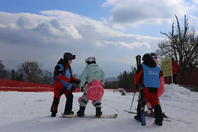 雪落云巅即刻开滑！亚布力阳光度假村滑雪场山顶初级道试营业
