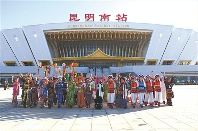 “秋色旅游攻略”挑战赛有精美奖品，你愿意参加吗？