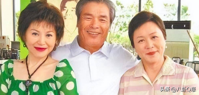 “6个老婆”同住一屋，每人每月7万零花钱，71岁又娶第七房小娇妻