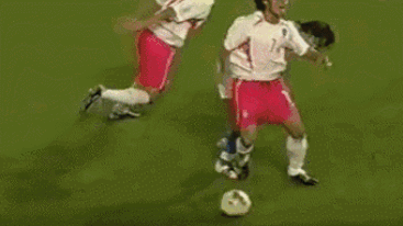 2002年世界杯，韩国队连黑意大利西班牙！诠释了何为韩国体育精神