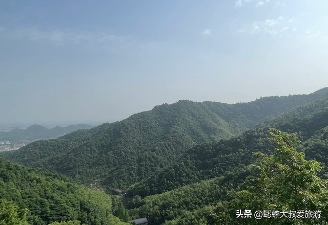 杭州多年修葺的古刹火了，隐入尘间气质迷人，已成徒步挑战处！