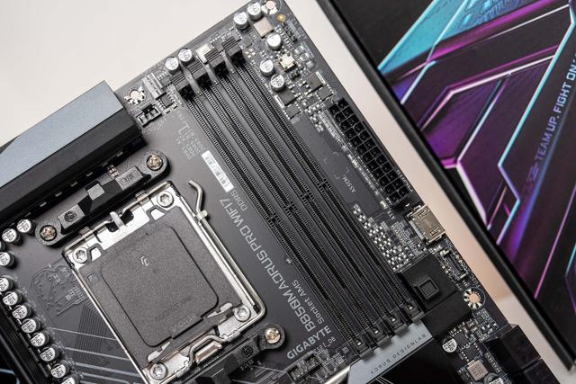 装机不用挑，就选电竞雕：技嘉B850M电竞雕+9800X3D装机