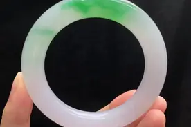 珠宝科普｜每天认识一种宝石——翡翠图片